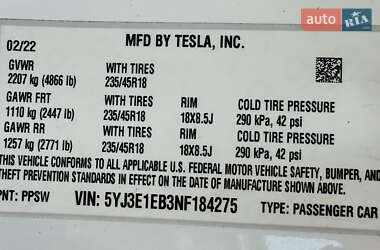 Седан Tesla Model 3 2022 в 