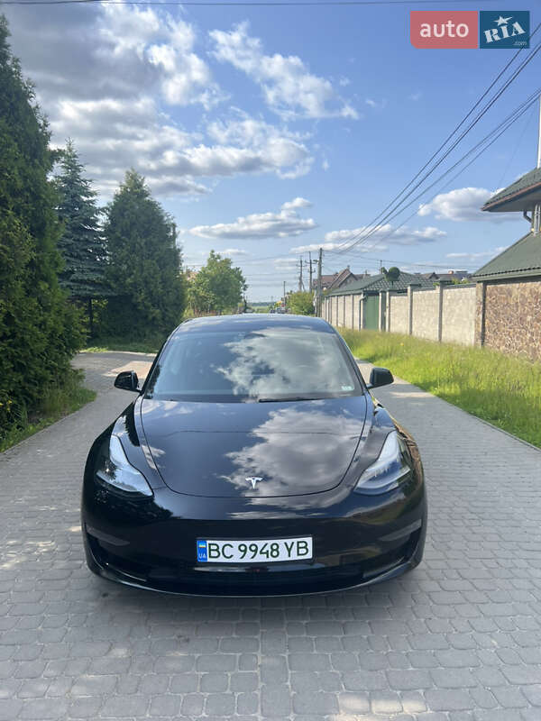 Tesla Model 3 2022