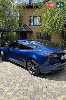 Седан Tesla Model 3 2019 в 