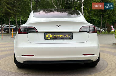 Седан Tesla Model 3 2017 в 