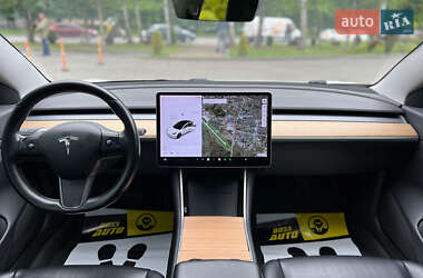 Седан Tesla Model 3 2017 в 