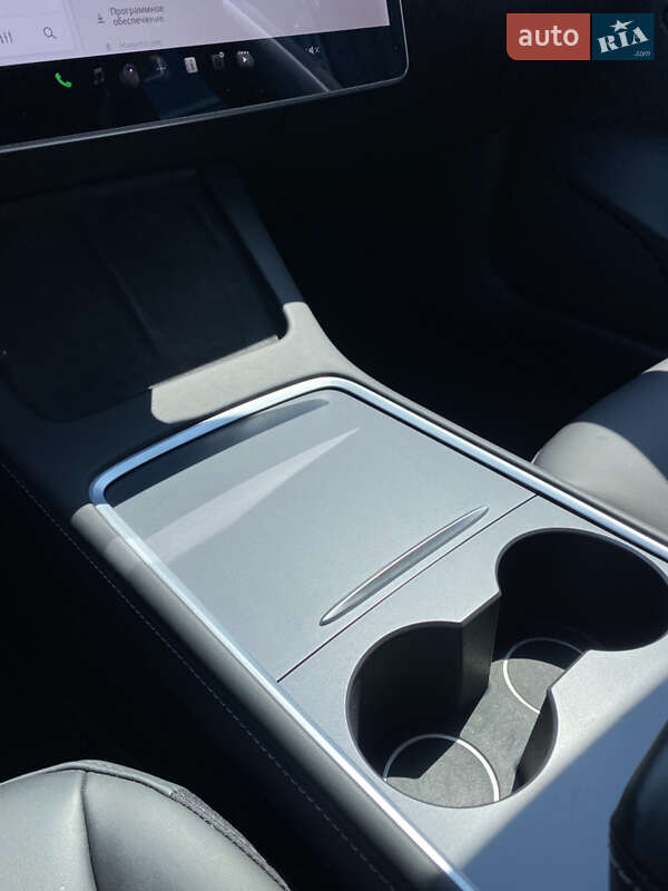 Седан Tesla Model 3 2021 в Києві