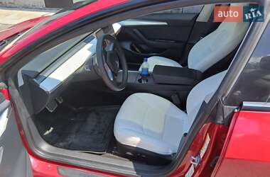 Седан Tesla Model 3 2023 в 