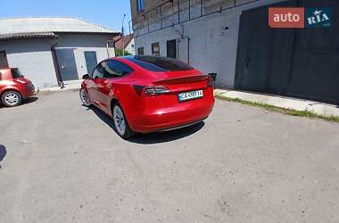 Седан Tesla Model 3 2023 в 