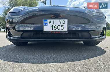 Седан Tesla Model 3 2021 в 