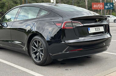 Седан Tesla Model 3 2021 в 