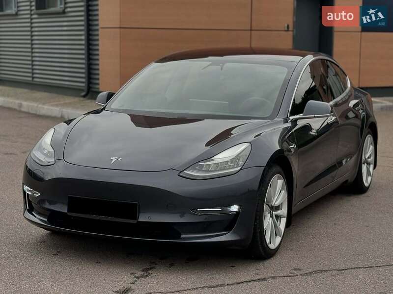 Седан Tesla Model 3 2019 в 