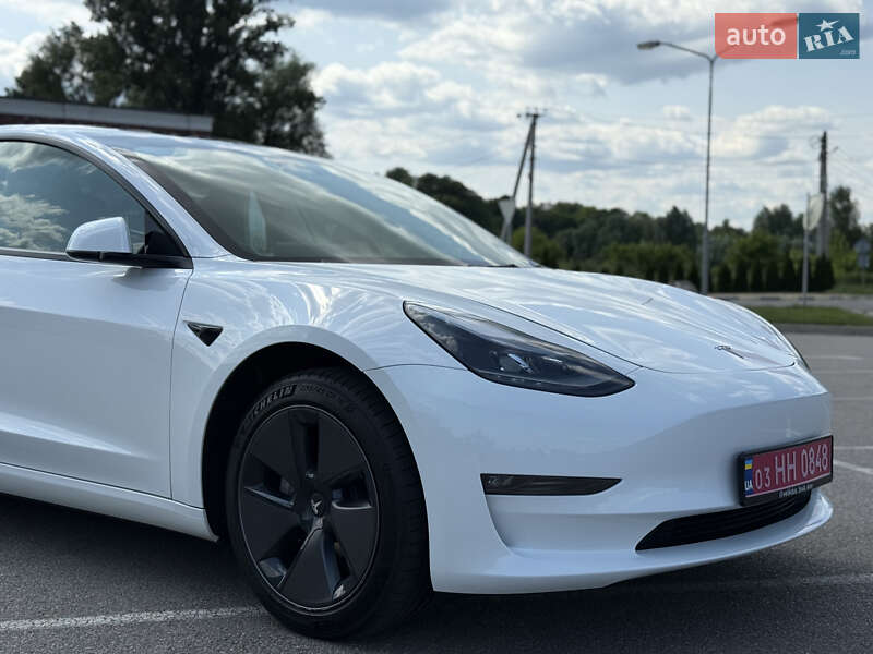 Седан Tesla Model 3 2023 в Киеве