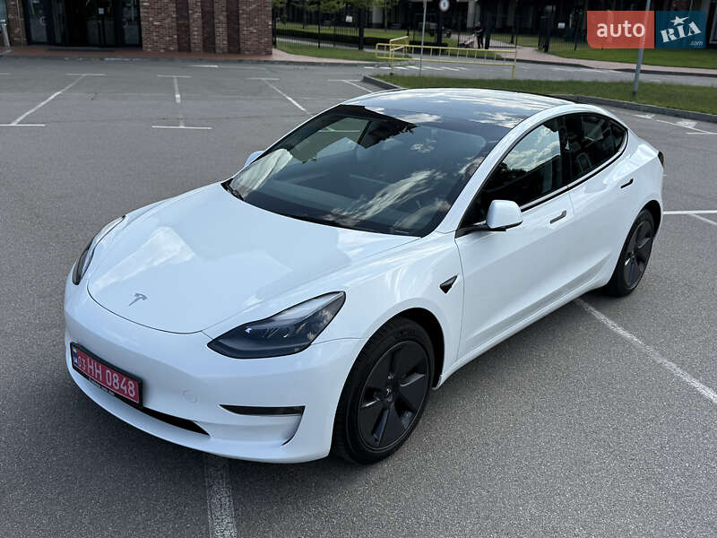Седан Tesla Model 3 2023 в Киеве