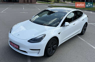 Седан Tesla Model 3 2023 в 