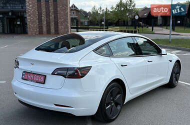 Седан Tesla Model 3 2023 в 