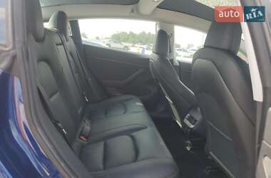 Седан Tesla Model 3 2020 в 
