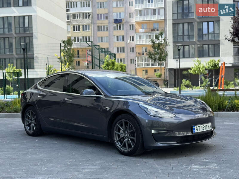 Седан Tesla Model 3 2019 в Ивано-Франковске