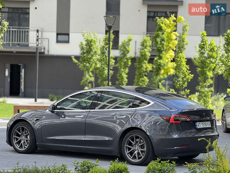 Седан Tesla Model 3 2019 в Ивано-Франковске
