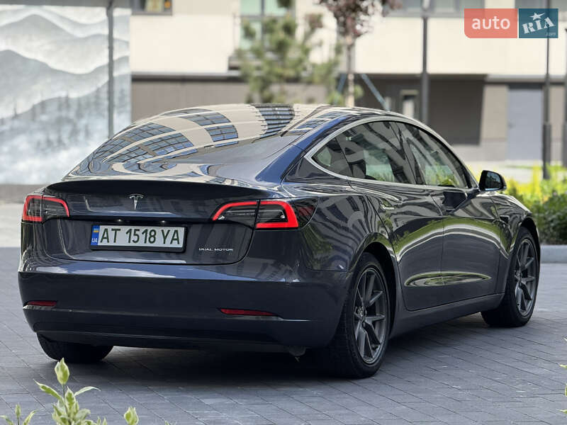 Седан Tesla Model 3 2019 в Ивано-Франковске