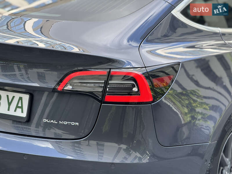 Седан Tesla Model 3 2019 в Ивано-Франковске