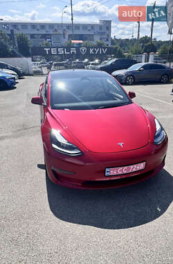 Седан Tesla Model 3 2023 в 