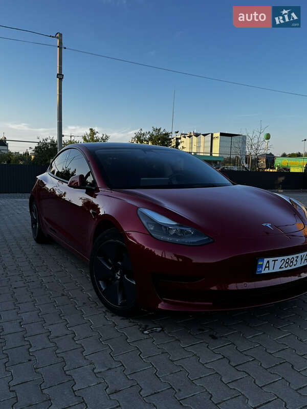 Седан Tesla Model 3 2021 в Львове