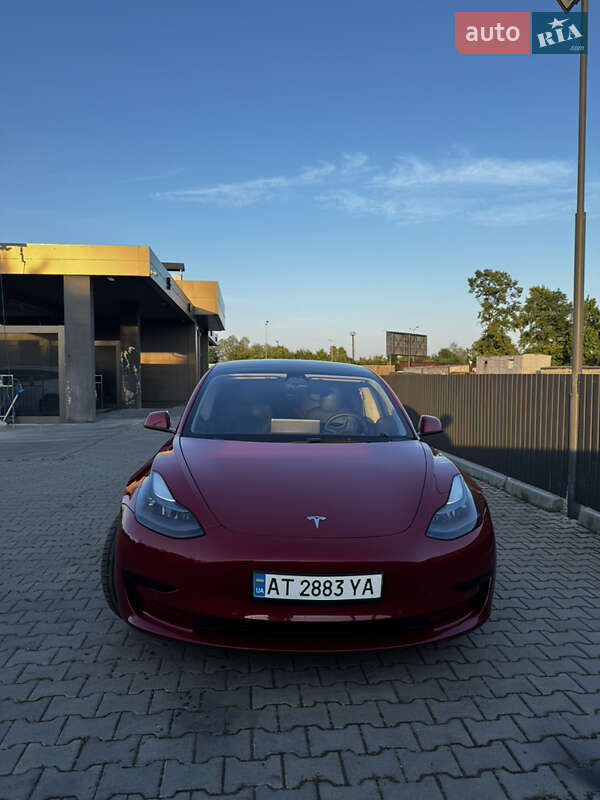 Седан Tesla Model 3 2021 в Львове