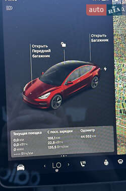 Седан Tesla Model 3 2021 в 
