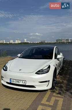 Седан Tesla Model 3 2019 в 
