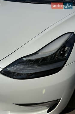 Седан Tesla Model 3 2019 в 