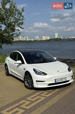 Седан Tesla Model 3 2019 в 