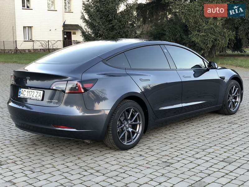 Седан Tesla Model 3 2022 в Луцке