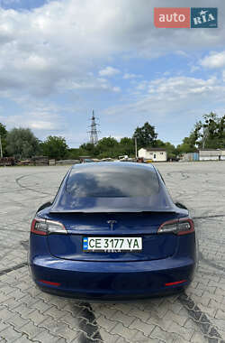 Седан Tesla Model 3 2021 в 
