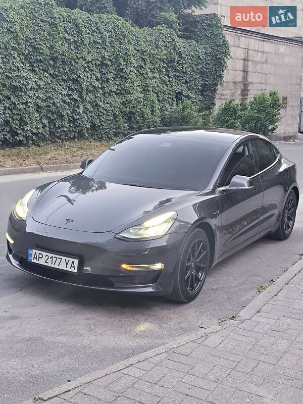 Седан Tesla Model 3 2019 в 