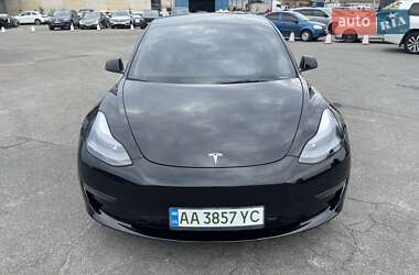 Седан Tesla Model 3 2023 в 