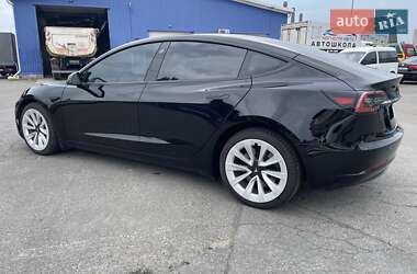 Седан Tesla Model 3 2023 в 