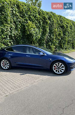 Седан Tesla Model 3 2018 в 