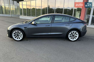 Седан Tesla Model 3 2023 в 