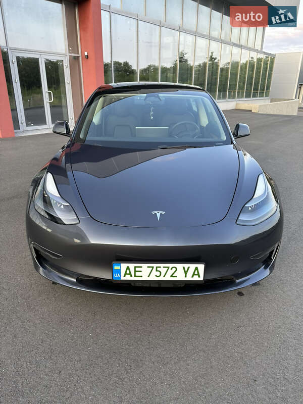 Седан Tesla Model 3 2023 в Днепре