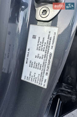 Седан Tesla Model 3 2023 в 