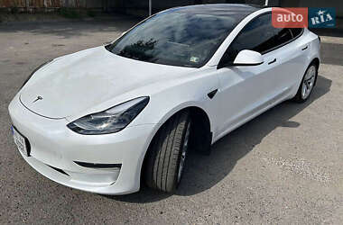 Седан Tesla Model 3 2021 в 