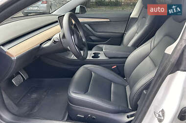 Седан Tesla Model 3 2021 в 