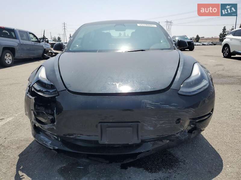 Седан Tesla Model 3 2022 в Киеве