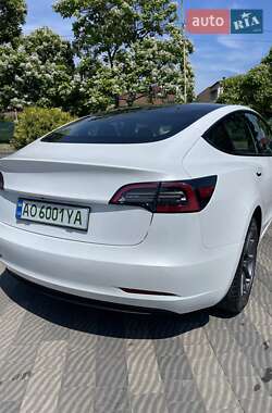 Седан Tesla Model 3 2021 в 