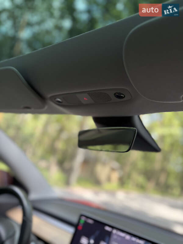 Седан Tesla Model 3 2018 в Львове