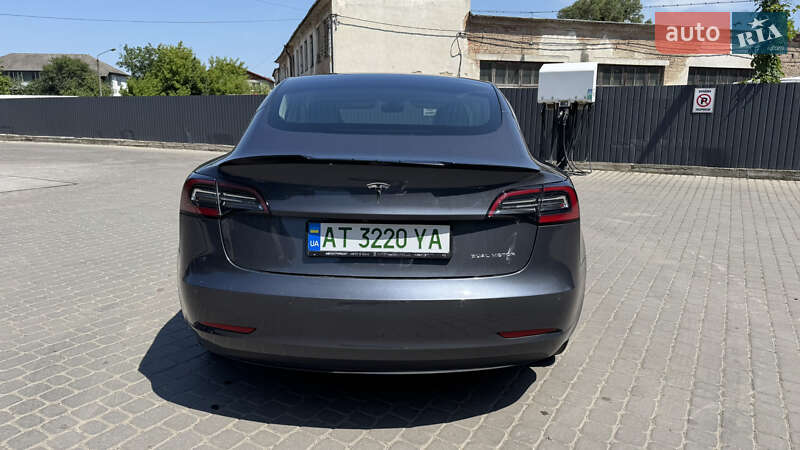Седан Tesla Model 3 2020 в Ивано-Франковске