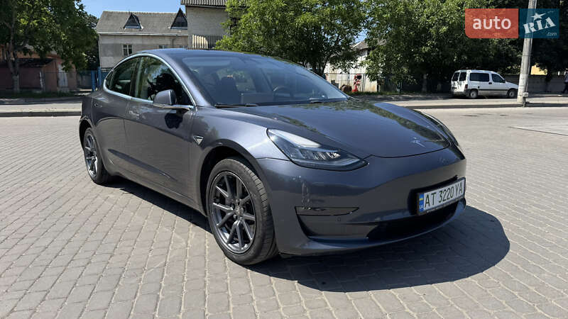 Седан Tesla Model 3 2020 в Ивано-Франковске