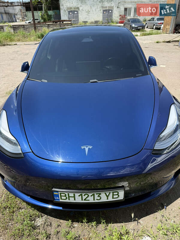 Седан Tesla Model 3 2018 в Одесі