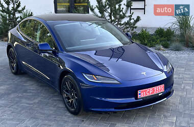 Седан Tesla Model 3 2024 в 