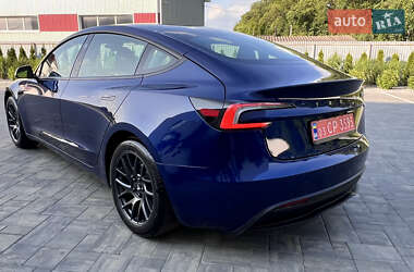 Седан Tesla Model 3 2024 в 