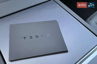 Седан Tesla Model 3 2024 в 