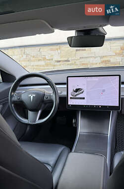 Седан Tesla Model 3 2018 в 