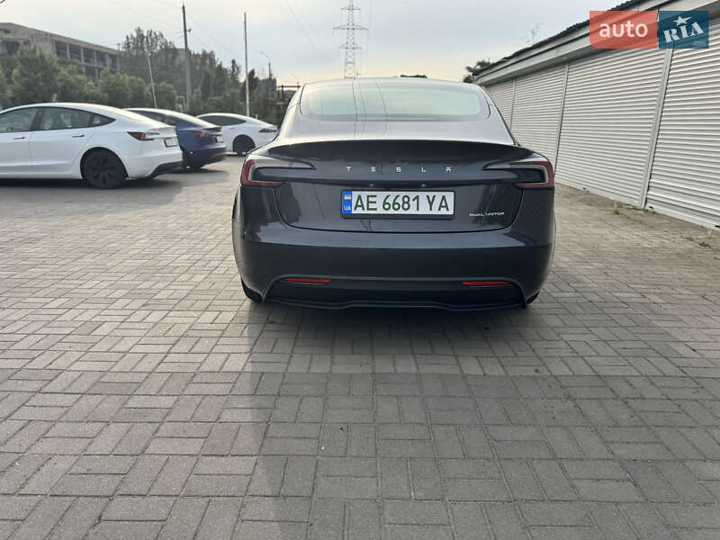 Седан Tesla Model 3 2024 в Днепре