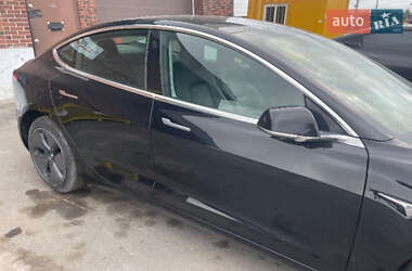 Седан Tesla Model 3 2019 в 